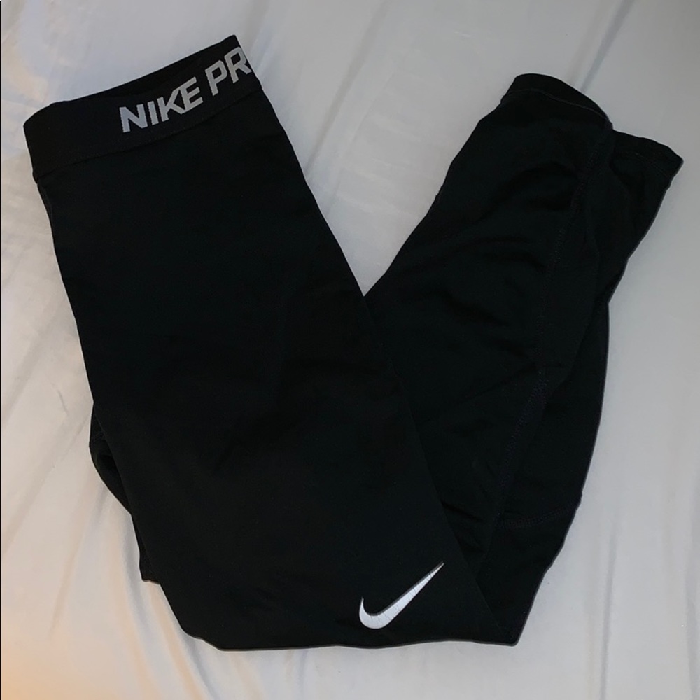 black calf length nike leggings